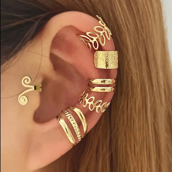Jewelry - Elegant Gold Ear Cuff Set